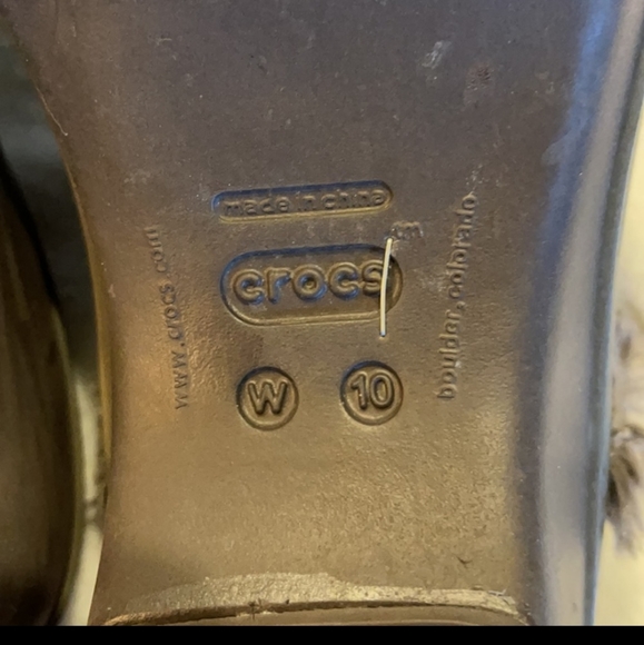 Crocs fur lined Clogs. Greyish Brown. Women's 10 - Picture 5 of 5